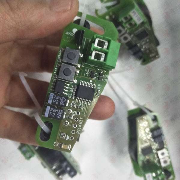 MULTI-CONTACT 连接器 MULTI-CONTACT 连接器